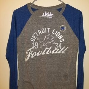 Detroit Lions crew tshirt 3 quarter sleeve. NWOT, size Large